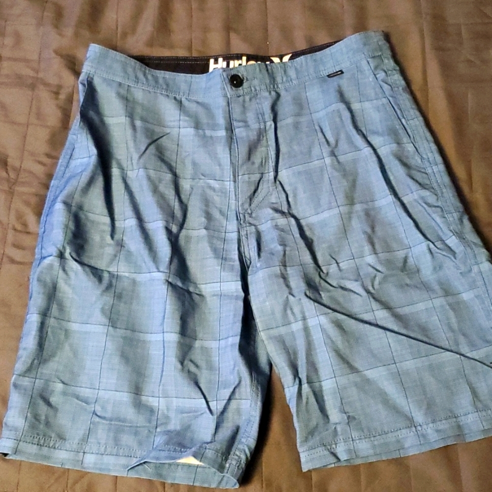 HURLEY blue & black plaid Shorts w30 100% polyester